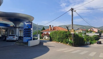 kuće sa okućnicom i velikim investicijskim potencijalom Cim-Smrčenjaci. odluična prilika za kolektivno stambeno građenje