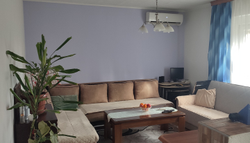 444/PS Agency Plus d.o.o. po vrlo povoljnoj cijeni prodaje useljiv dvosoban stan u kvartu Bišće polje u Mostaru 