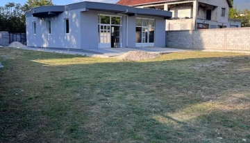 Agency Plus iznajmljuje poslovni prostor površine 135m2 na placu od 700m2u naselju Željuša kod Mostara
